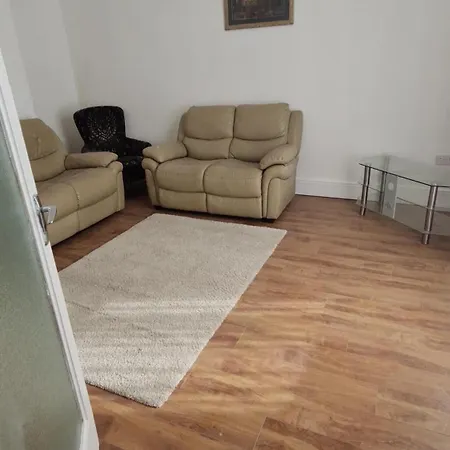 Comfortable * Newbridge (Kildare)